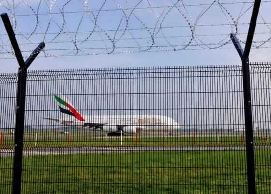 4.0m 5.2m de Plastiek Met een laag bedekte Schermende Comités van Draadmesh panels airport security mesh