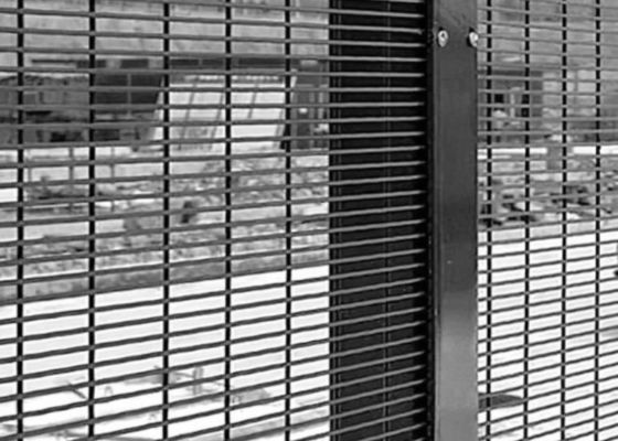 Zwarte vierkante gaten gelaste draadnetpanelen voor scholen met een gemakkelijke installatie