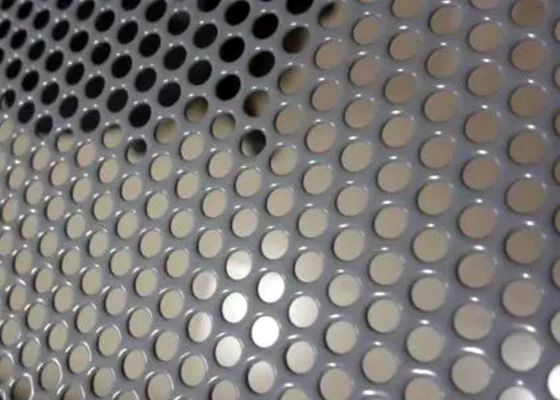 ISO 9001-normen gegalvaniseerde geperforeerde metalen gaasplaat voor decoratie