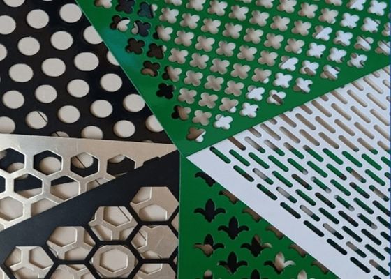 Perforated Diamond Hole Sheet Metal Panel Protection met elektrogalvaniseerde oppervlaktebehandeling