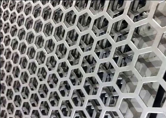 Kleurrijke PVC-coating geperforeerde aluminiumplaat voor buitenmuurdecoratie