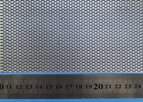 0.7mm wit geperforeerd aluminium plaat met vierkante gaten voor decoratie