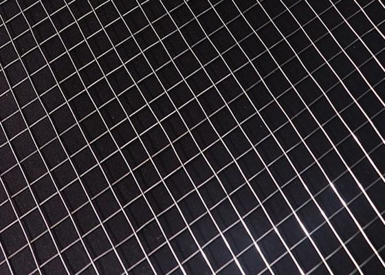 Elektro gegalvaniseerd gelast metalen gaas Breedte 0,5 m-2,5 m Perfect voor schermen
