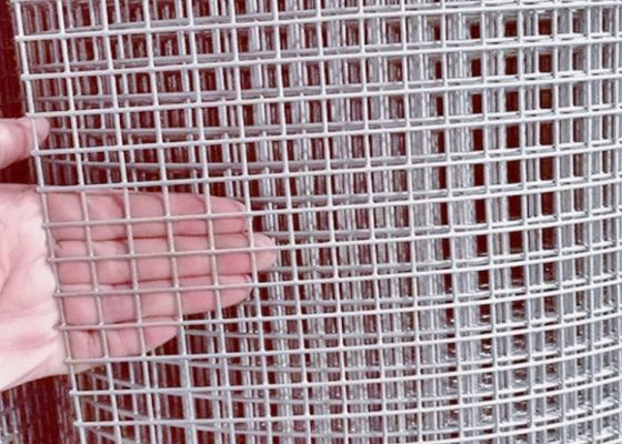 Elektrogalvaniseerde gelaste draadgordel rollengte 50M Voor dierenhokken
