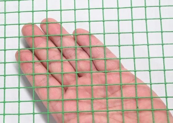 PVC-gecoate vierkante gaten gespannen draadnet met 1/4'', 3/8''' en 3/4'' gaten voor beveiligingskooien en dierenhokken