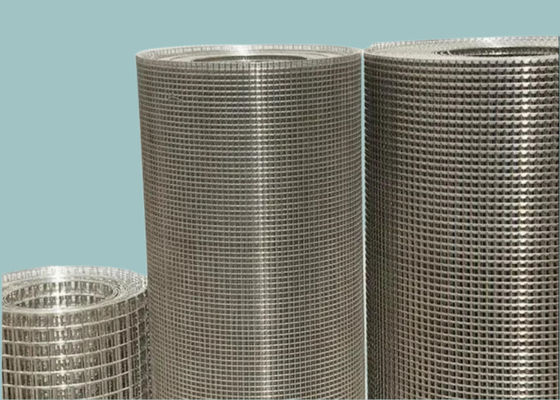 ASTM-Norm galvaniseerde de Gelaste Breedte van Mesh Rolls 3fts 4fts van de Draadomheining