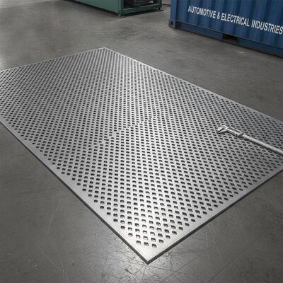 Breedte binnen 2 meter Geperst plaat metaal op maat Breedte en lengte van toepassing op de automotive en elektrische industrie